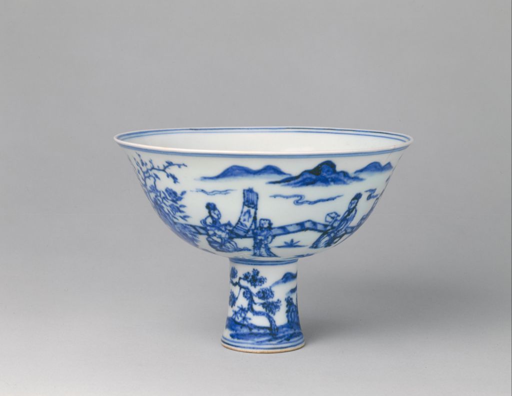 图片[1]-Blue and white courtyard lady picture high foot bowl-China Archive